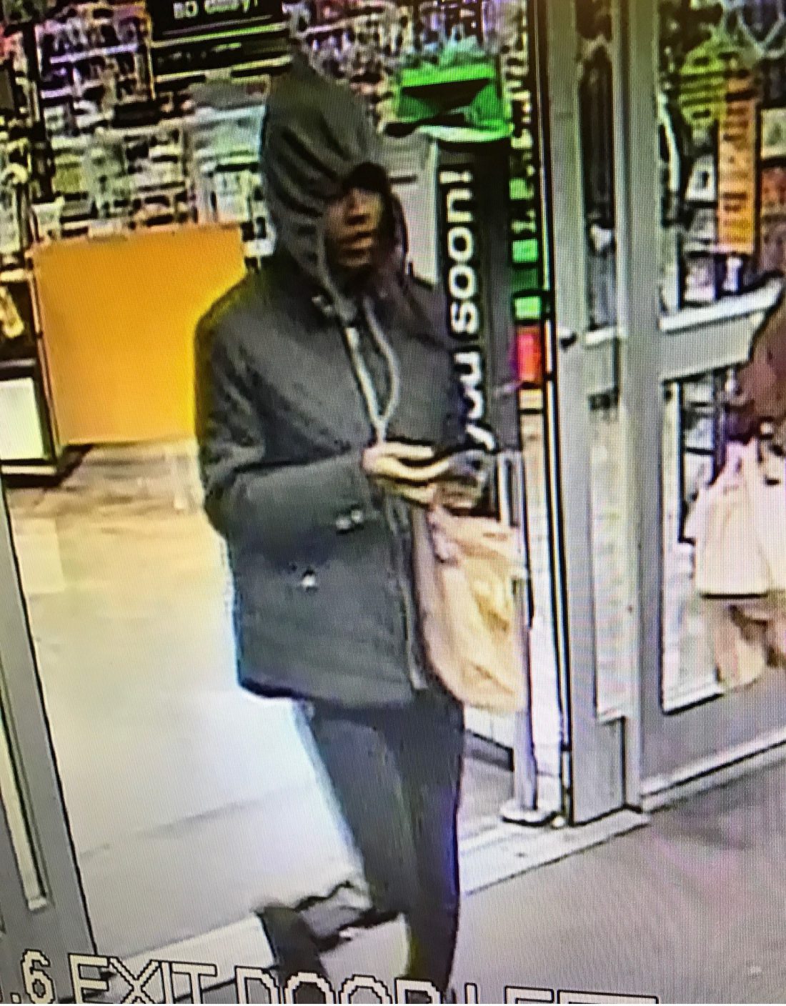 female-suspect-personal-robbery-laurel-place